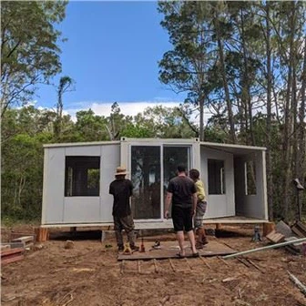 Tapak Pembinaan Rumah Kontena Boleh Dikembangkan